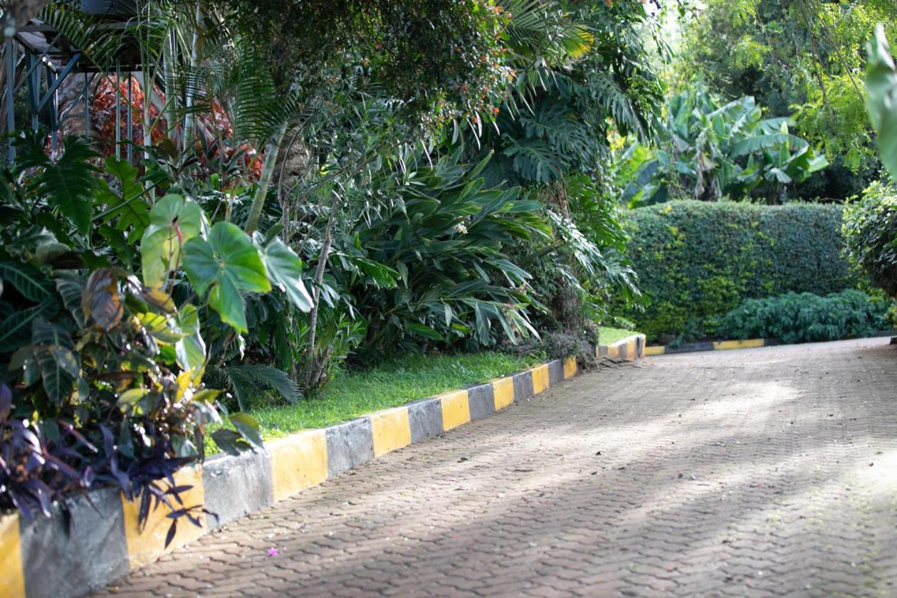 Gatimene Gardens Hotel Meru Extérieur photo